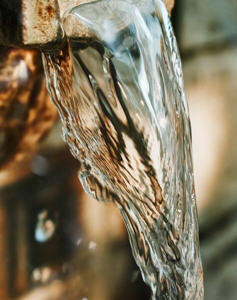 Dégât des eaux entre voisins : qui est responsable ?